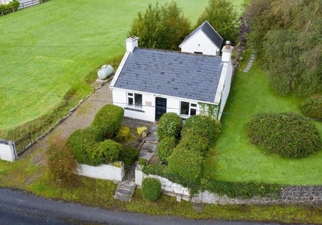The Cottage @ Burkedale House Corofin  エクステリア 写真