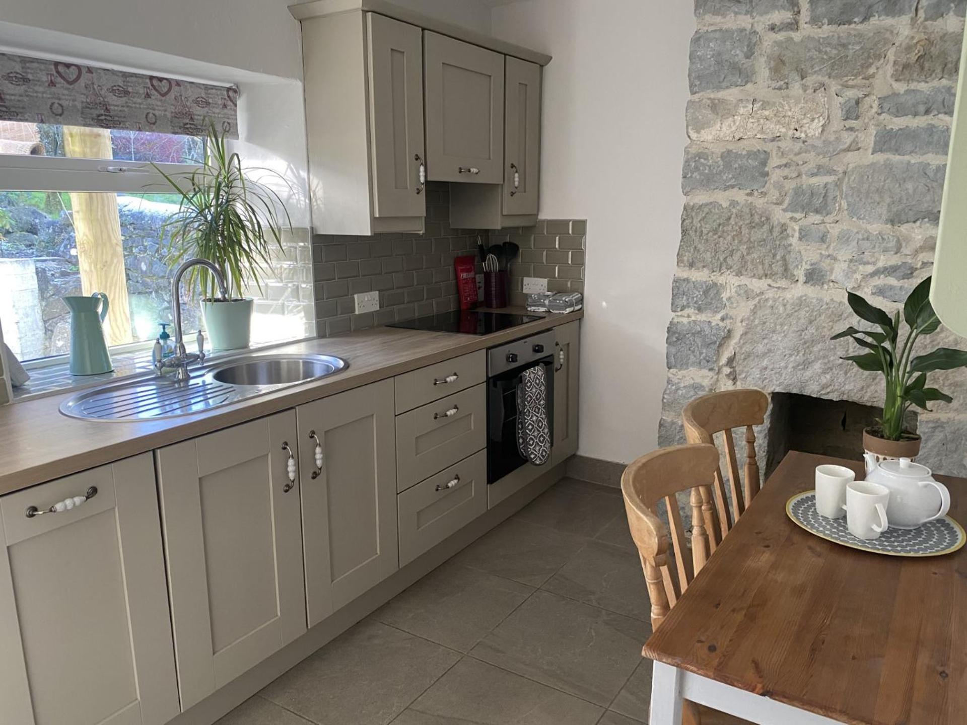 The Cottage @ Burkedale House Corofin  エクステリア 写真